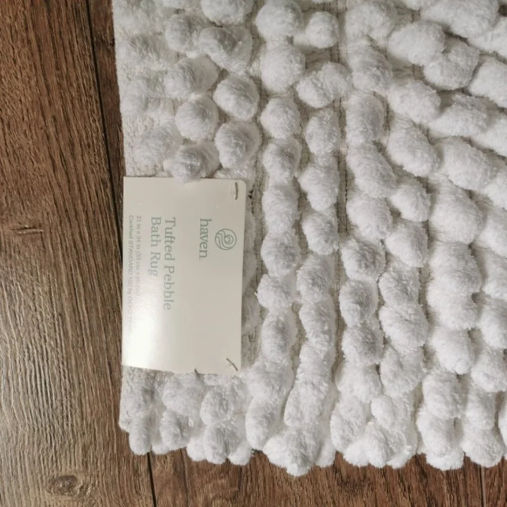 New Haven Tufted pebble bath rug
